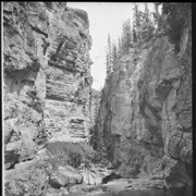 Cover image of 675. Maligne Canyon