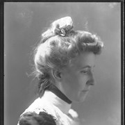 Cover image of Mrs. Chas. Schäffer, profile "C" (light background) Jan.22nd, 1902