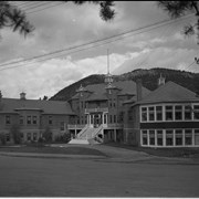 Cover image of Banff Mineral Springs Hospital. -- 1939 Sept.