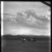 Cover image of Stoney Nakoda horse races at Morley