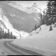 Cover image of 32. Glacier winter scenes