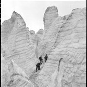 Cover image of 31. Rogers Pass & glacier, seracs