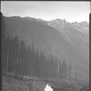 Cover image of Glacier BC, train