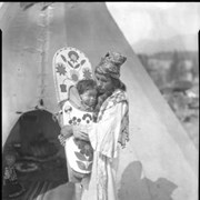 Cover image of Ktunaxa woman and baby