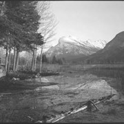 Cover image of Mount Rundle, auto rd