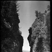 Cover image of Radium road, Sinclair Canyon