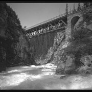 Cover image of Railway bridge, Kicking Horse Canyon, Field Hill bridge