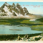 Cover image of Souvenir Folder of Canadian Rockies Jasper National Park Mount Robson Park