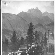 Cover image of Banff, Canada. Cascade Mt. and bus / 27054