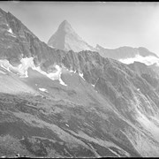 Cover image of Glacier. Mt. Sir Donald &c from ridge of Avalanche. 8/15/98
