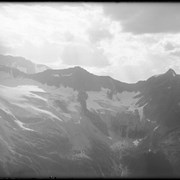 Cover image of Asulkan Pass to Mt. Castor from glacier crest, panorama no.1 to 3. 8/24/01 (No.114) : [pan 3 of 3]