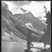 Cover image of Lake Louise  : (No.24)