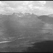 Cover image of Panorama D, Bow Valley from Little Beehive, poor 1907 (No.28) : [pan 1 of 3]