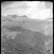 Cover image of Asulkan Glacier, pan 1909 : [pan 3 of 4]