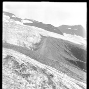 Cover image of Asulkan Glacier, pan No.1,2,7,4,6,5, 1910 (No.19) : [pan 3 of 6]