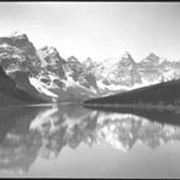 Cover image of Moraine Lake 1902 / Vaux