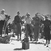 Cover image of Rupe Edwards, Norman Knight, unidentified, Agnes Hammond, Ted Paris [skiing at Skoki?]
