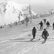 Cover image of [Skiers on Deception Pass, Skoki area]