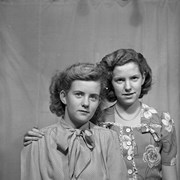 Cover image of Spiller Portraits. -- [1946]