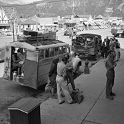 Cover image of Banff School of Fine Arts, Students in Brewster Buses. -- 1946
