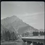 Cover image of Bow River Bridge, Banff view to Cascade Mountain. -- [ca.1940]