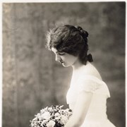 Cover image of Portrait of an unidentified woman