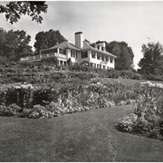 Cover image of Robb family home and garden