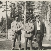 Cover image of Unidentified men and Eddie Wallace
