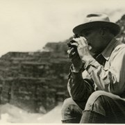 Cover image of Man taking pictures