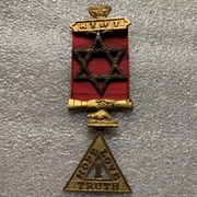 Cover image of Fraternal Medal