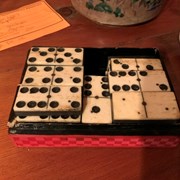 Cover image of  Domino Set