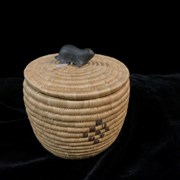 Cover image of Lidded Basket with Stone Beaver Handle